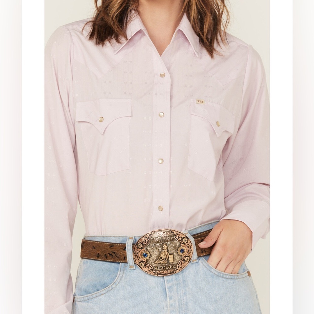 Elegant lavender Button Down Shirt with pearl snaps western cowgirl rangewear m